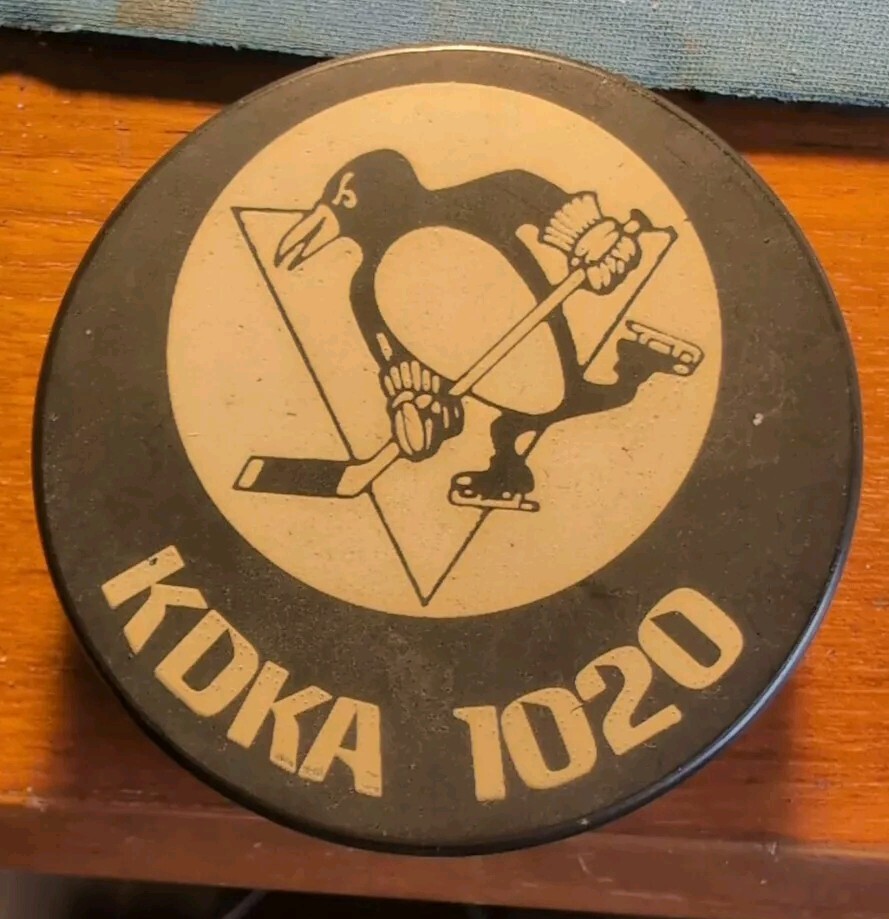Vintage 1970’s KDKA 1020 Radio  Pittsburgh Penguins Souvenir Hockey Puck
