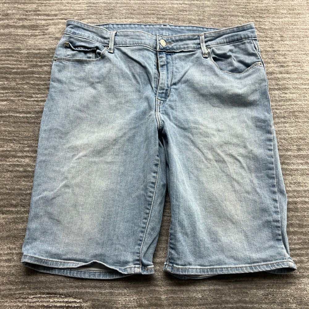 Levi's Jean Shorts Size 33 Mens Bermuda Medium Wash Mid Rise Blue Denim