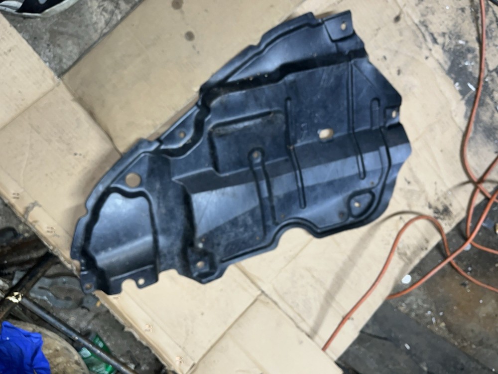 2007-2011 Toyota Camry Front Driver Side Splash Shield TO1228170C