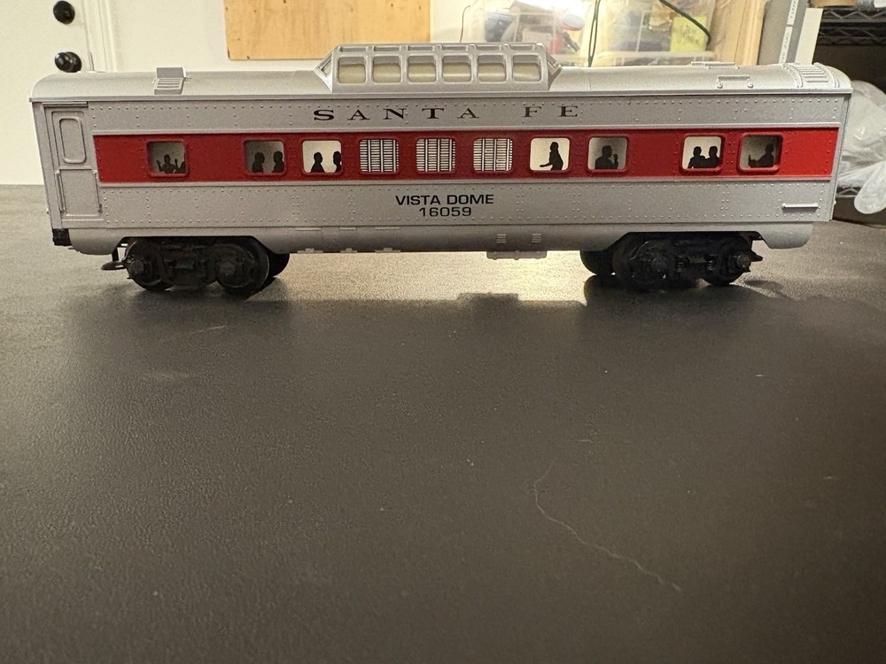 Lionel 6-16059 Santa Fe Vista Dome Passenger Car O Gauge