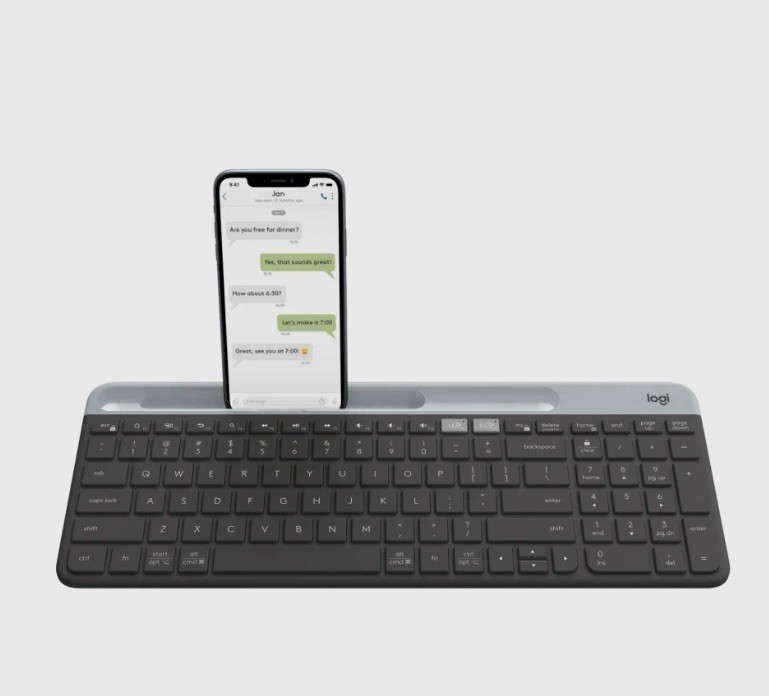 Logitech K580 Slim Wireless Black Keyboard in Felt Case - Like New  