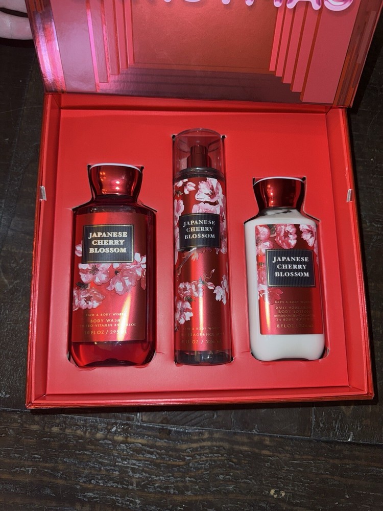 Bath and Body works Japanese Cherry Blossom gift set Christmas Box