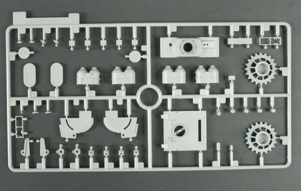 1/35 Cyber Hobby Tiger I Mid Command Parts Tree G Kit 6660