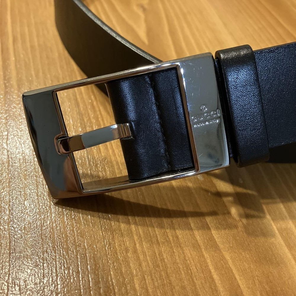 GUCCI authentic black leather belt with silver square buckle made in Italy pre-owned
