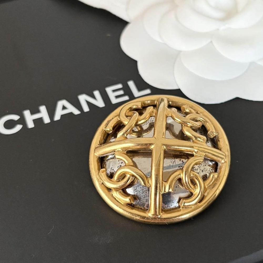 Chanel Vintage 93P 1272 Coco Mark Mirror Brooch Authentic Jewelry