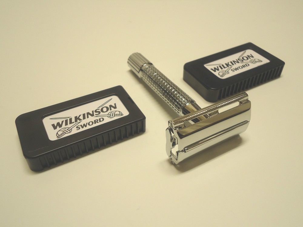 Chrome Plated Old School Classic Safety Razor + 10pcs German Double Edge Razors