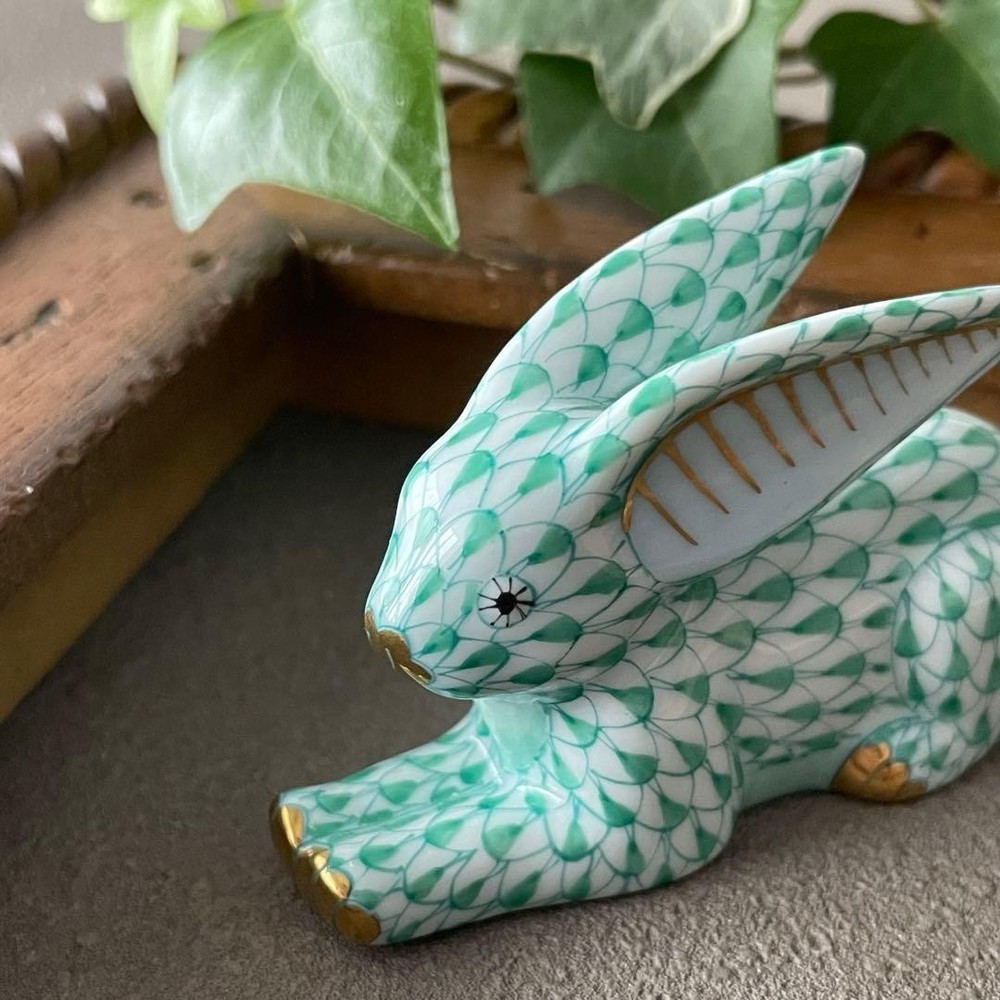 Herend Hungary Porcelain Fishnet Figurine RABBIT Green with Gold Accent NM