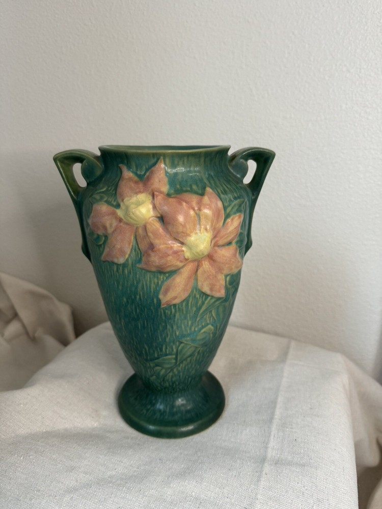 Vintage Roseville Clematis Vase Green with Pink Flowers 10