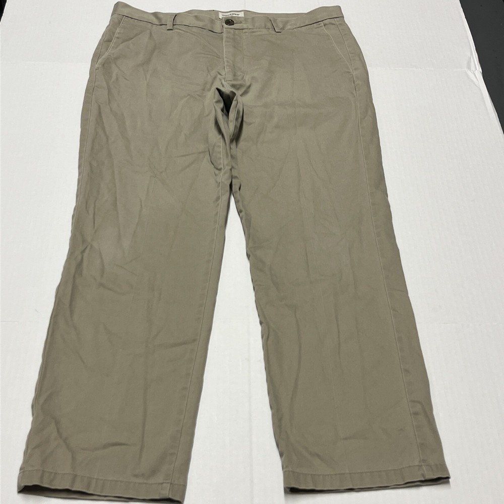 DOCKERS Levis Chino Pants Men 36/30 Light Beige Slim Fit Classic Flat Front Pant