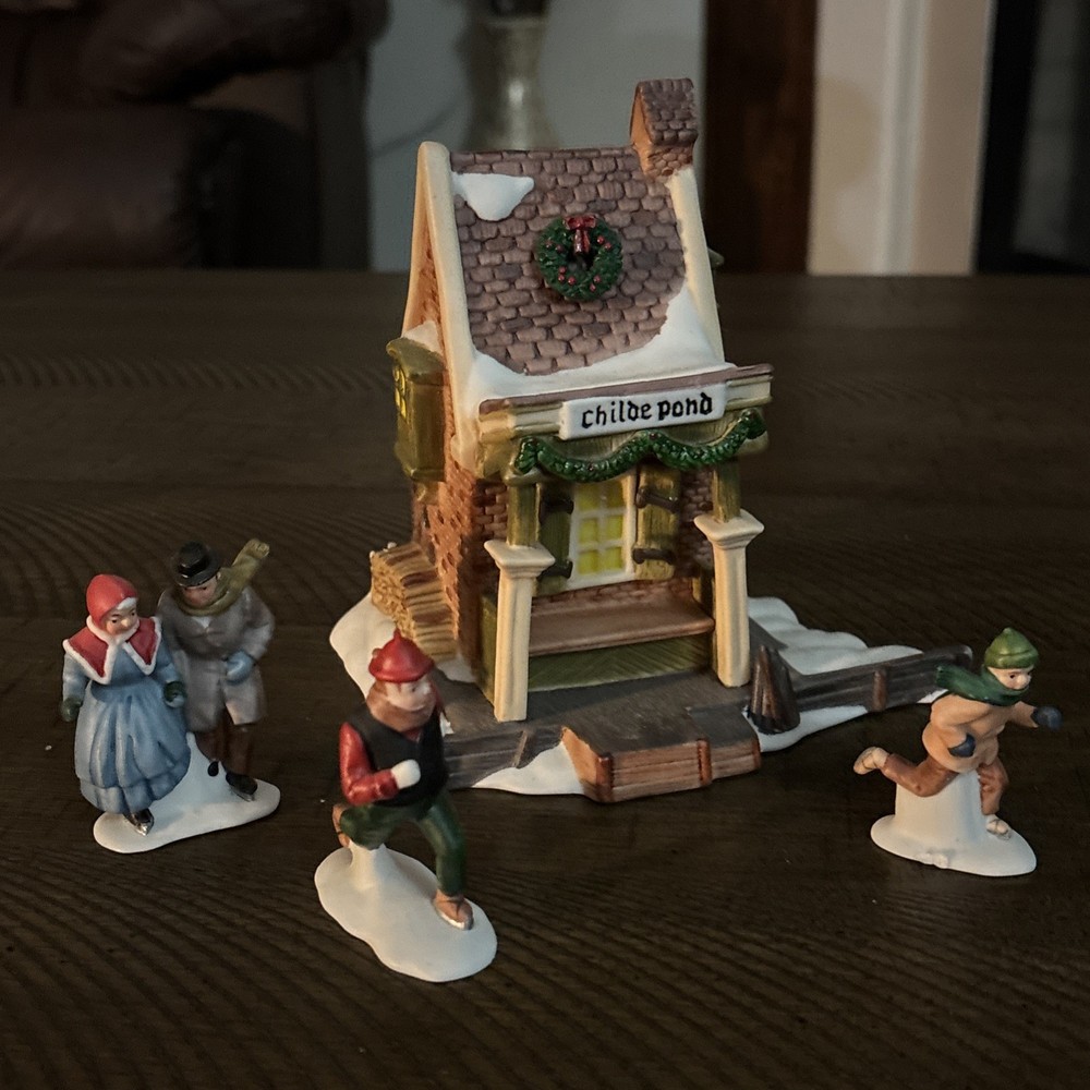 Dept 56 Heritage Village Childe Pond & Skaters Set of 4 59030 Mint Condition