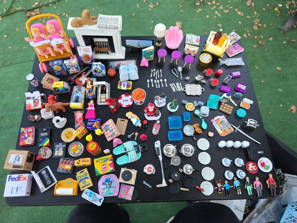 Dollhouse, Miniatures furniture, decor, food ,dishes 203 Pieces