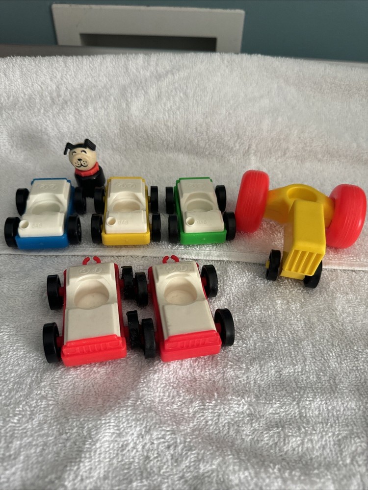 Mixed Lot of Vintage Fisher Price Little People Plastic Tractors & Cars & Dog