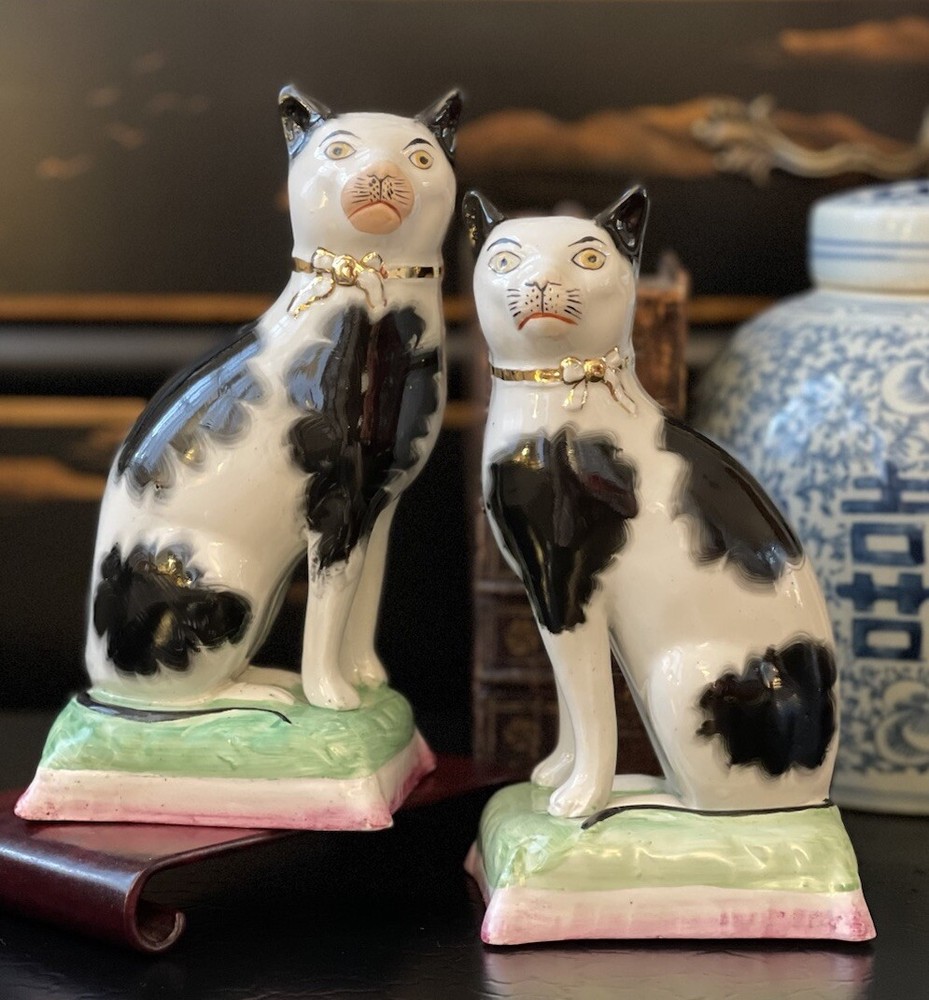 Incredible XLarge Antique English Staffordshire Black White Cat Pair 7.5” RARE