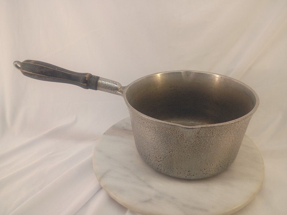 Vintage Club Hammered Aluminum Sauce Pan Wood Handle NO LID 8