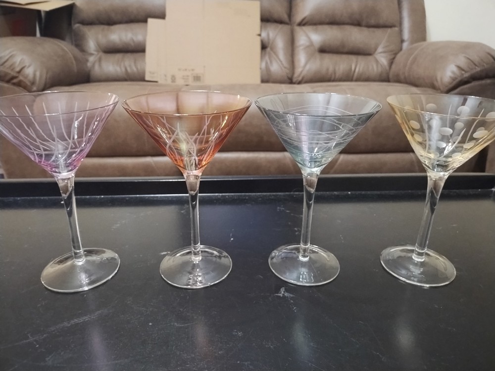 Set Of 4 Pier 1 Martini Glasses Etched Patterns EUC