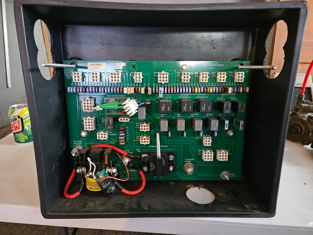 used monaco battery control center pn 16620962 (bcc) out of 08 holiday rambler