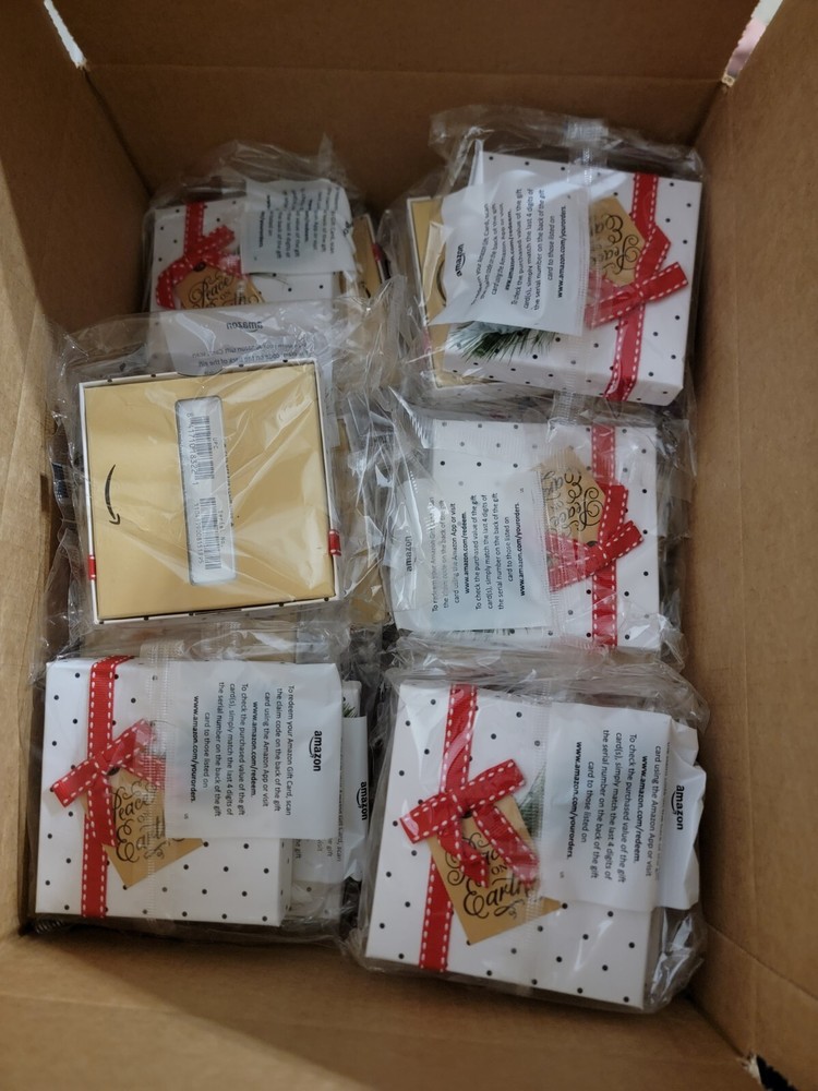 Amazon Gift Card Holder Gift Box Christmas Holiday (empty) Sealed Prank Gift-image