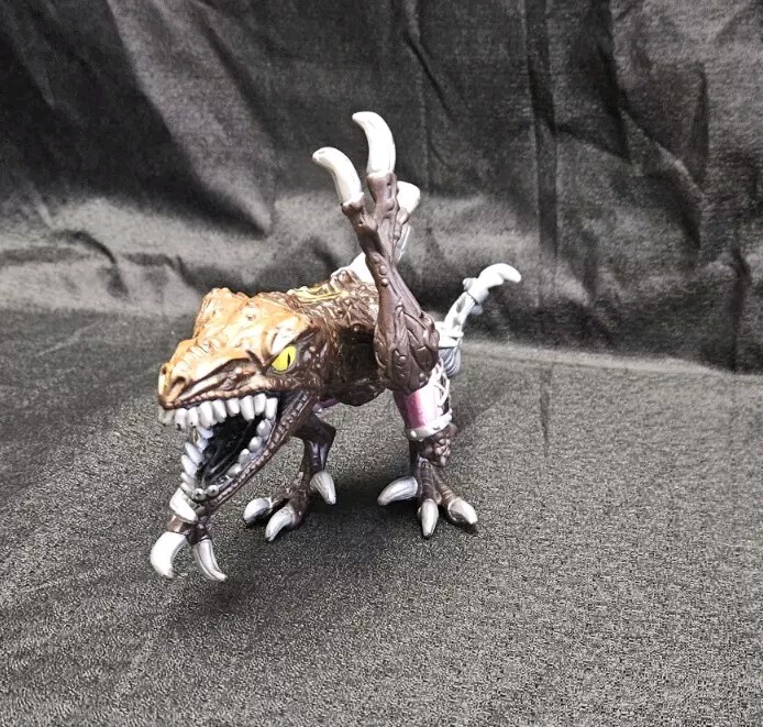 Vintage 1996 Mattel Extreme Dinosaurs Evil Haxx Raptor Street Sharks Action Figure