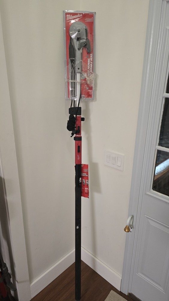 Milwaukee 48-22-9375 1-1/4 in. Cut Capacity Fiberglass/Telescoping Pole 16 ft.