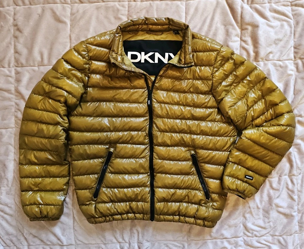 DKNY Men’s Down Puffer Jacket Metallic Gold Packable Size Medium Lightweight