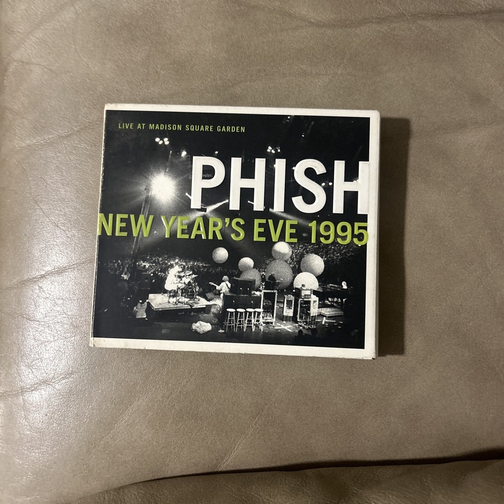 Phish NEW YEARS EVE 1995 LIVE AT MADISON SQUARE GARDEN-image