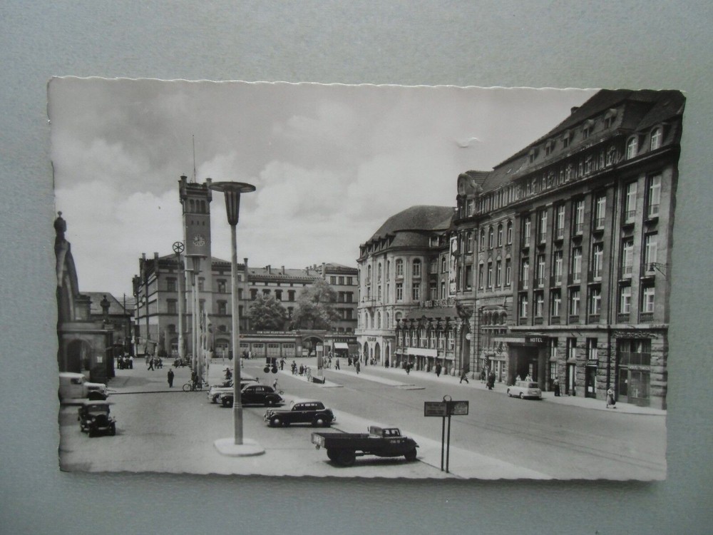 Postcard Erfurt Bahnhofsplatz 1960