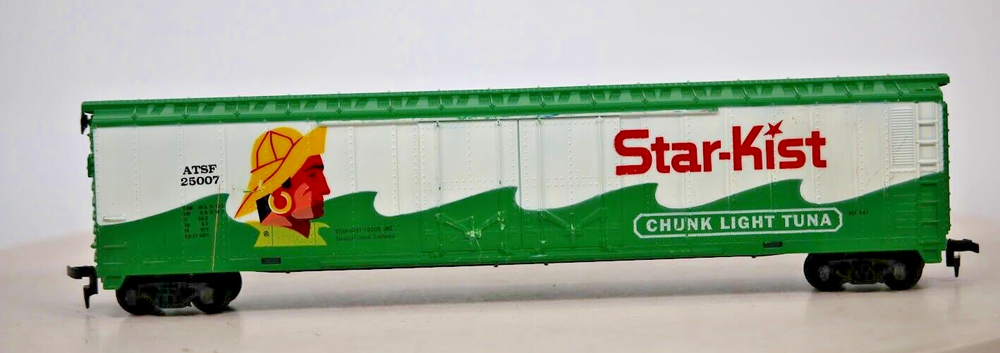 USED Tyco HO Scale, 60' Box Car, Star-Kist ATSF #25007, Chunk Light Tuna