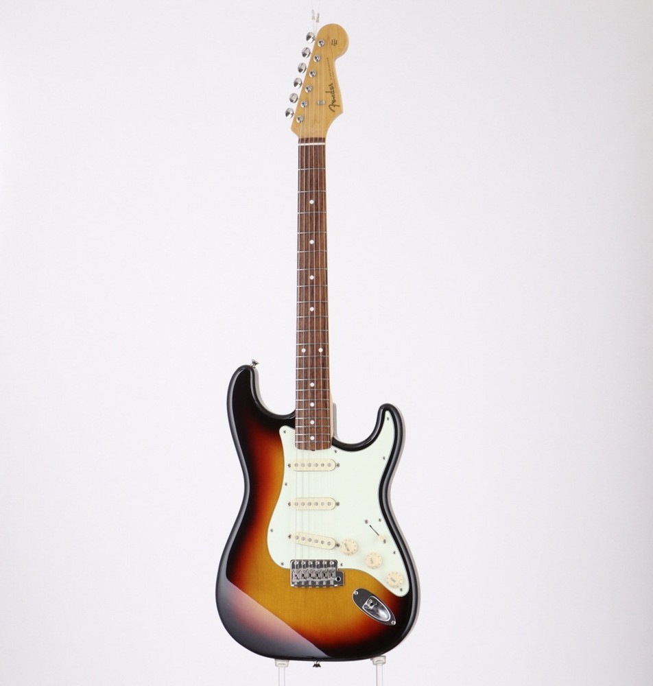 Fender Japan Exclusive Classic 60s Strat Rosewood Fingerboard 3 Color Sunburst