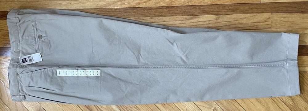 Gap Mens 36x32 Beige Relaxed Fit Khaki Pants Flat Front NWT