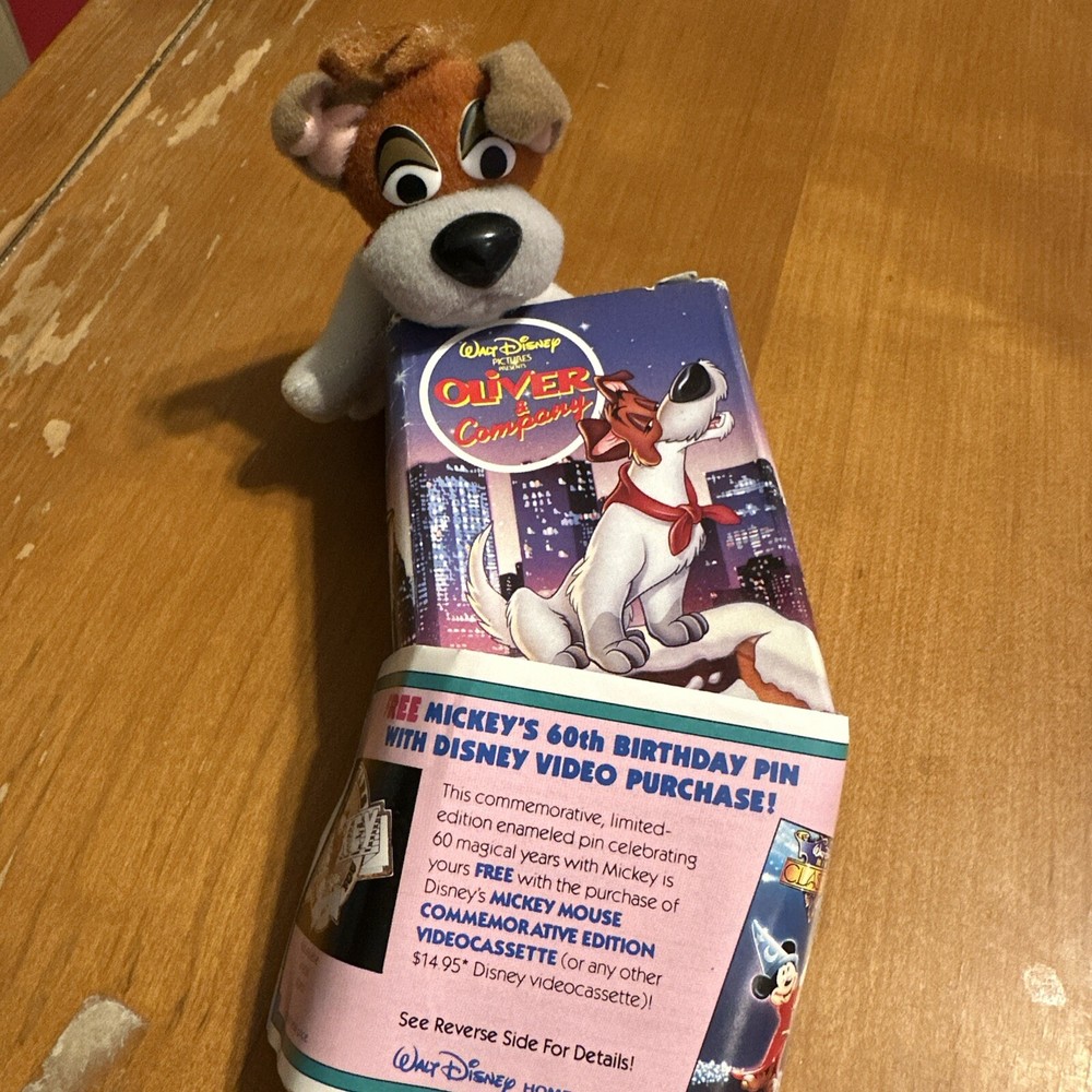 Vintage 1998 McDonald’s Oliver And Company Dodger Plush Musical In Packaging