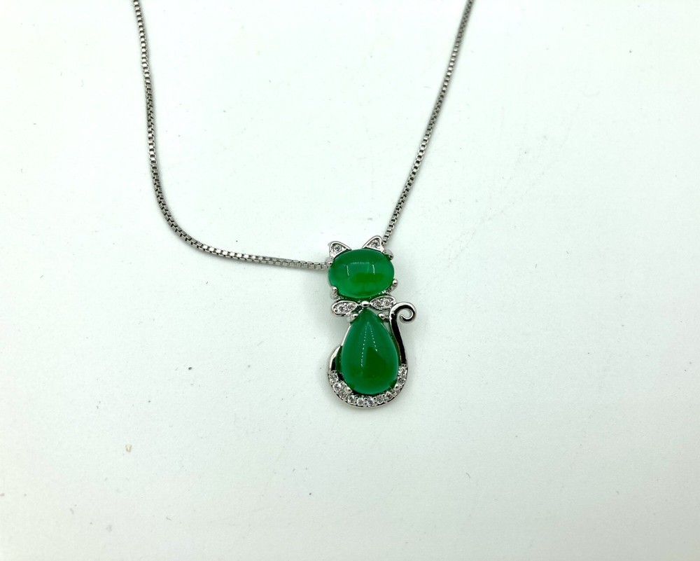 Beautiful Kawaii Cute Cat Pendant Necklace - Silver Tone Metal Green Stones