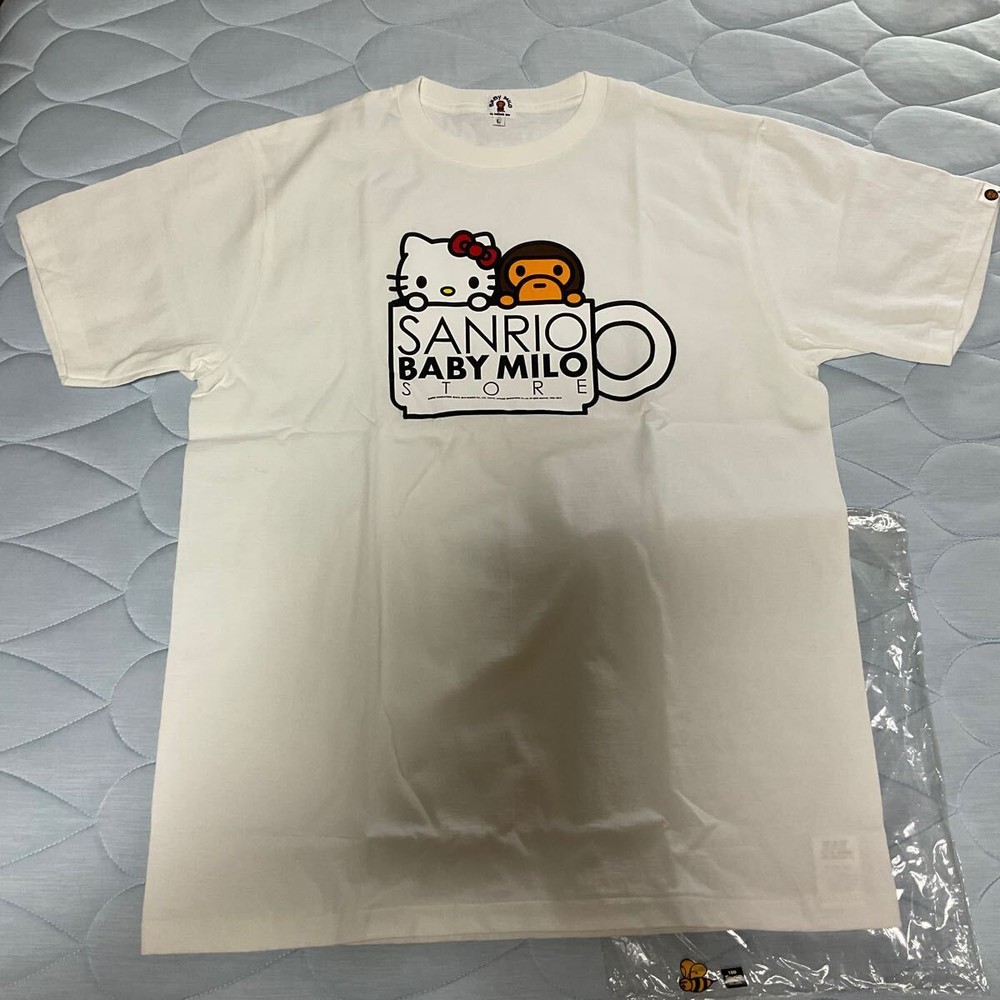 Limited A BATHING APE BABY MILO SANRIO COLLABORATION HELLO KITTY T-SHIRT L 11567