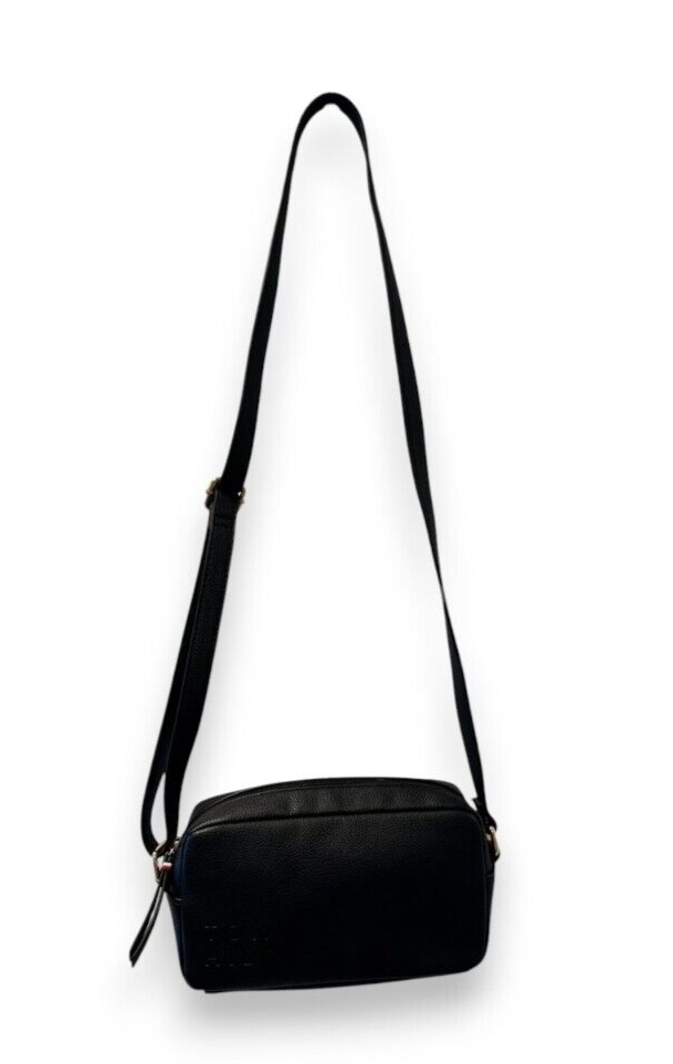 Tommy Hilfiger Women's Bryony Camera Crossbody Bag. Pre Owned