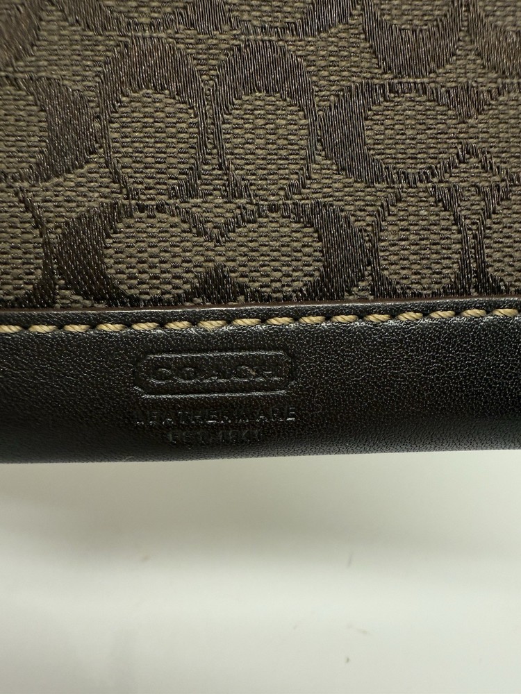 Coach Leather Coin Purse with Zip Closure