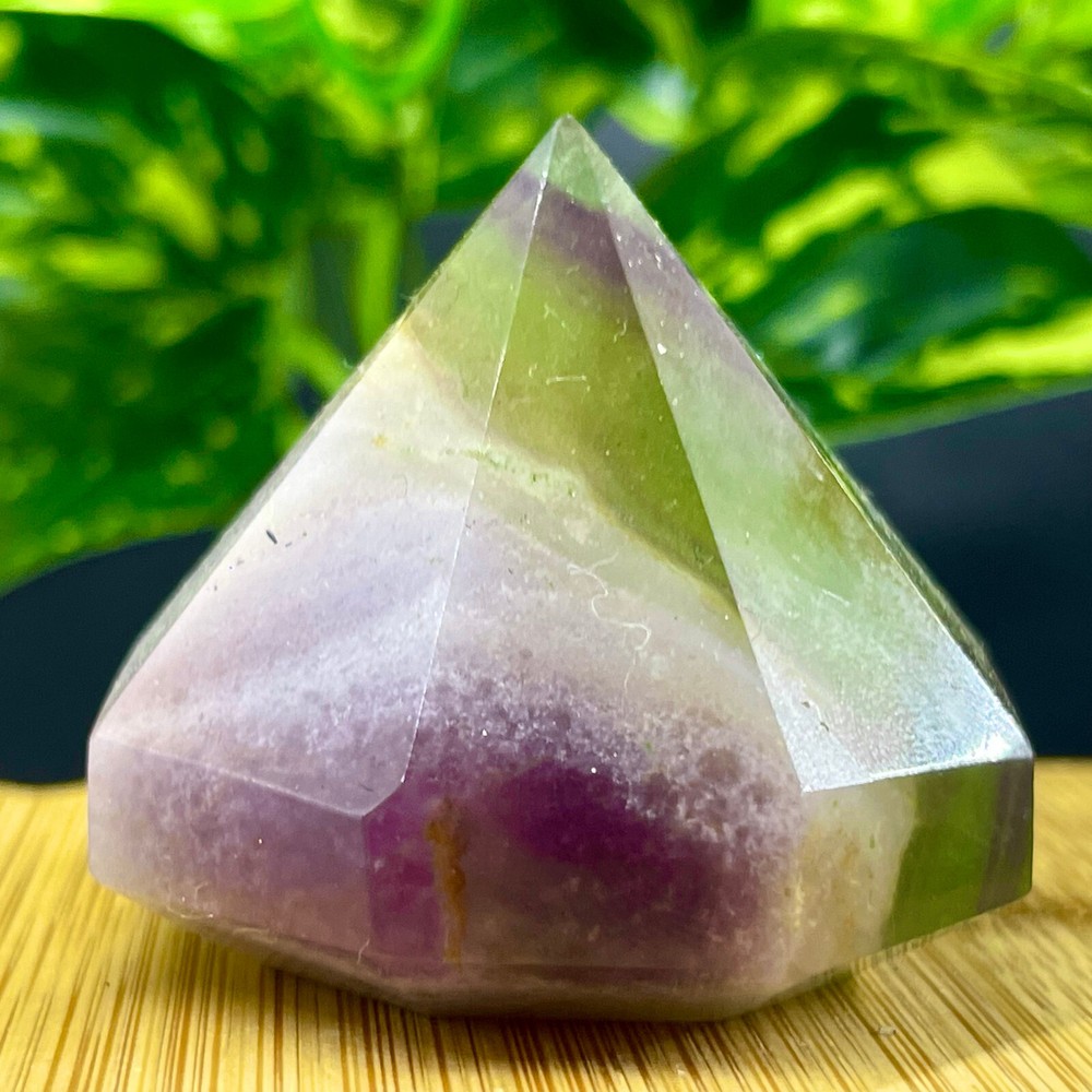 121G Natural Hand Carved Diamond Shape nowflake feather fluorite Sculpture