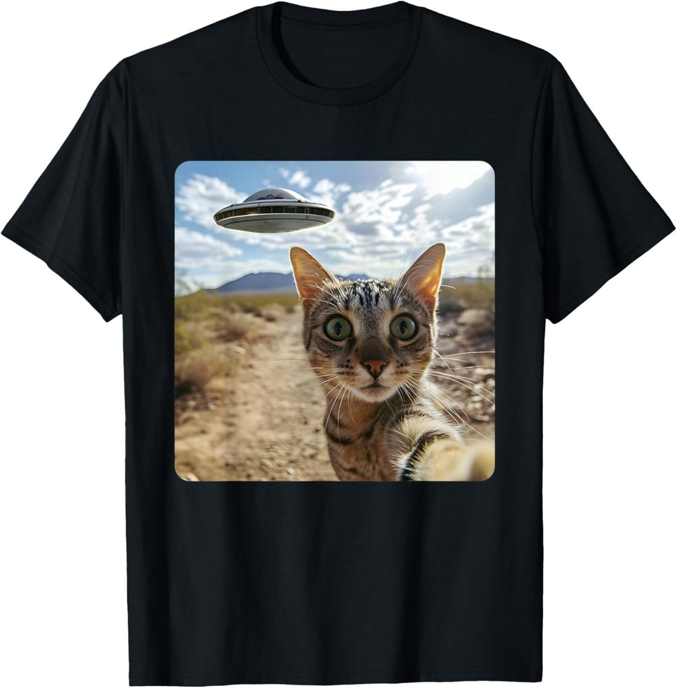 Extraterrestrial Encounter: Cat Selfie with Alien UFO T-Shirt Hoodie