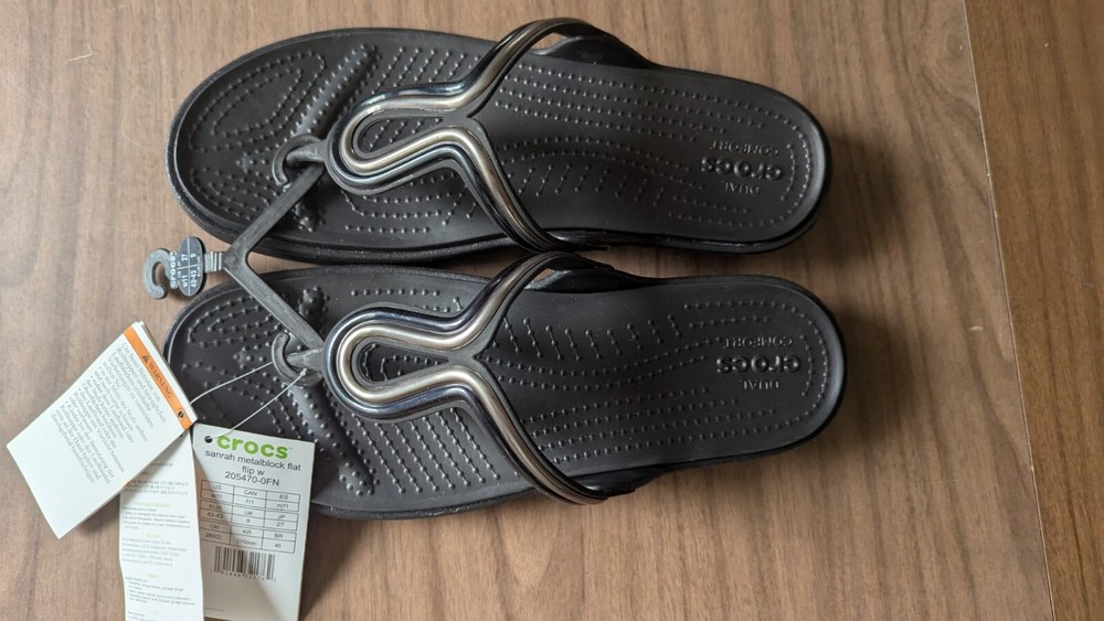 NWT Black CROCS Flip Flops Sandals Thongs Size 11