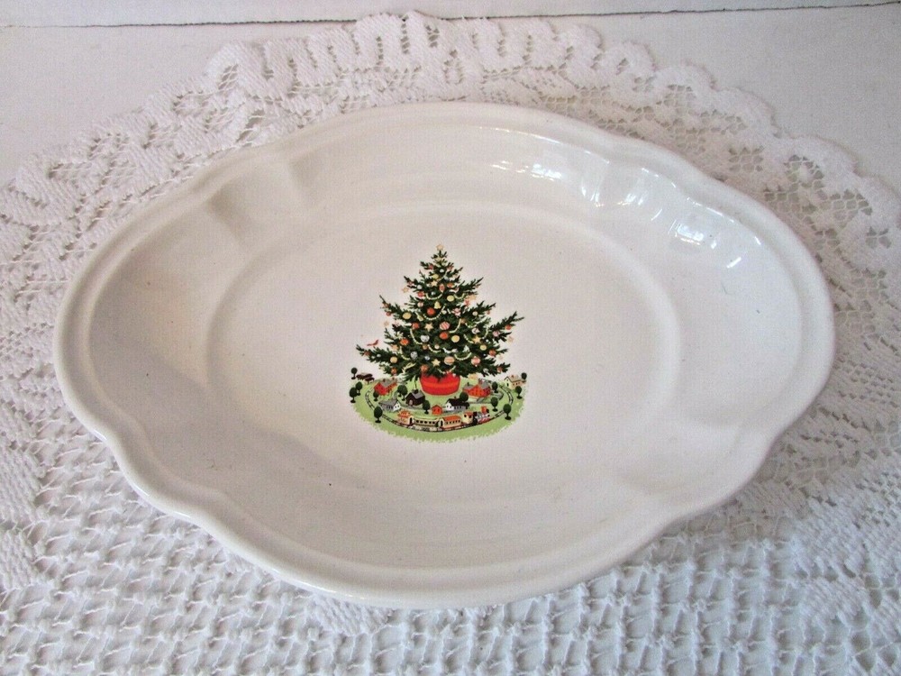 Pfaltzgraff Holiday Christmas Tree Trinket Dish 8.5