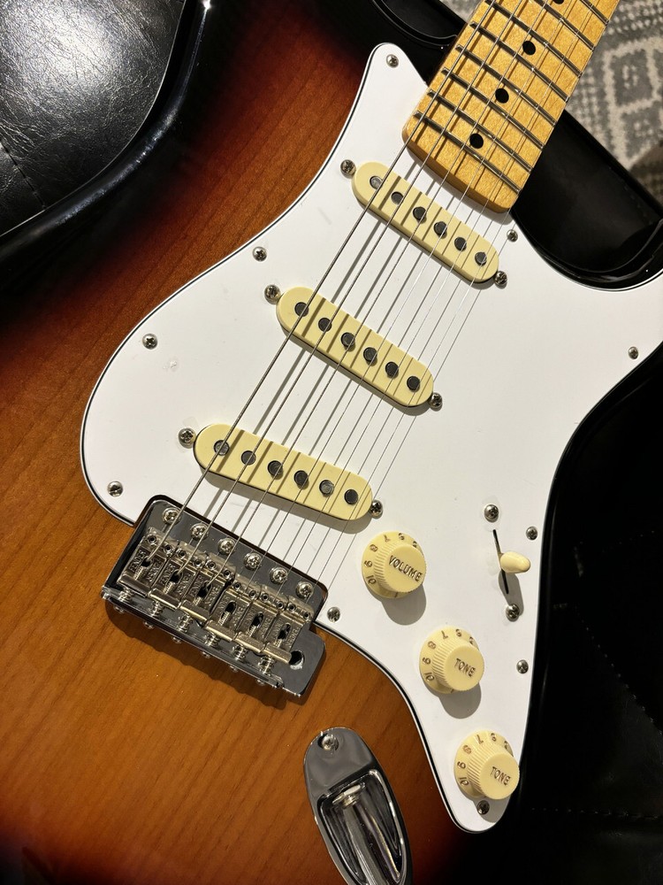 Fender Jimi Hendrix Stratocaster 3CS 2024 FINAL