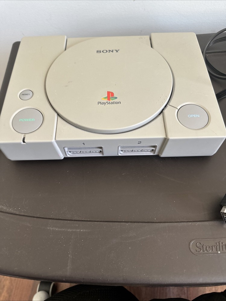 Sony PlayStation 1 PS1 Gray Console SCPH-7501 Retro Gaming System
