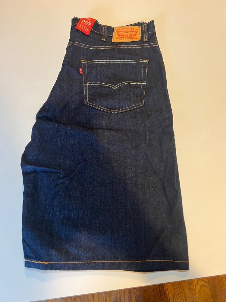 New Levi’s 569 Loose Straight Dark Denim Shorts Mens Size 40 NWT
