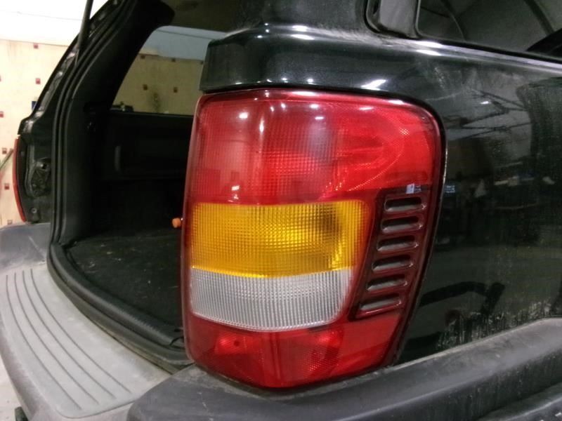 Passenger Right Tail Light Thru 8/18/02 Fits 02-03 GRAND CHEROKEE 2104664