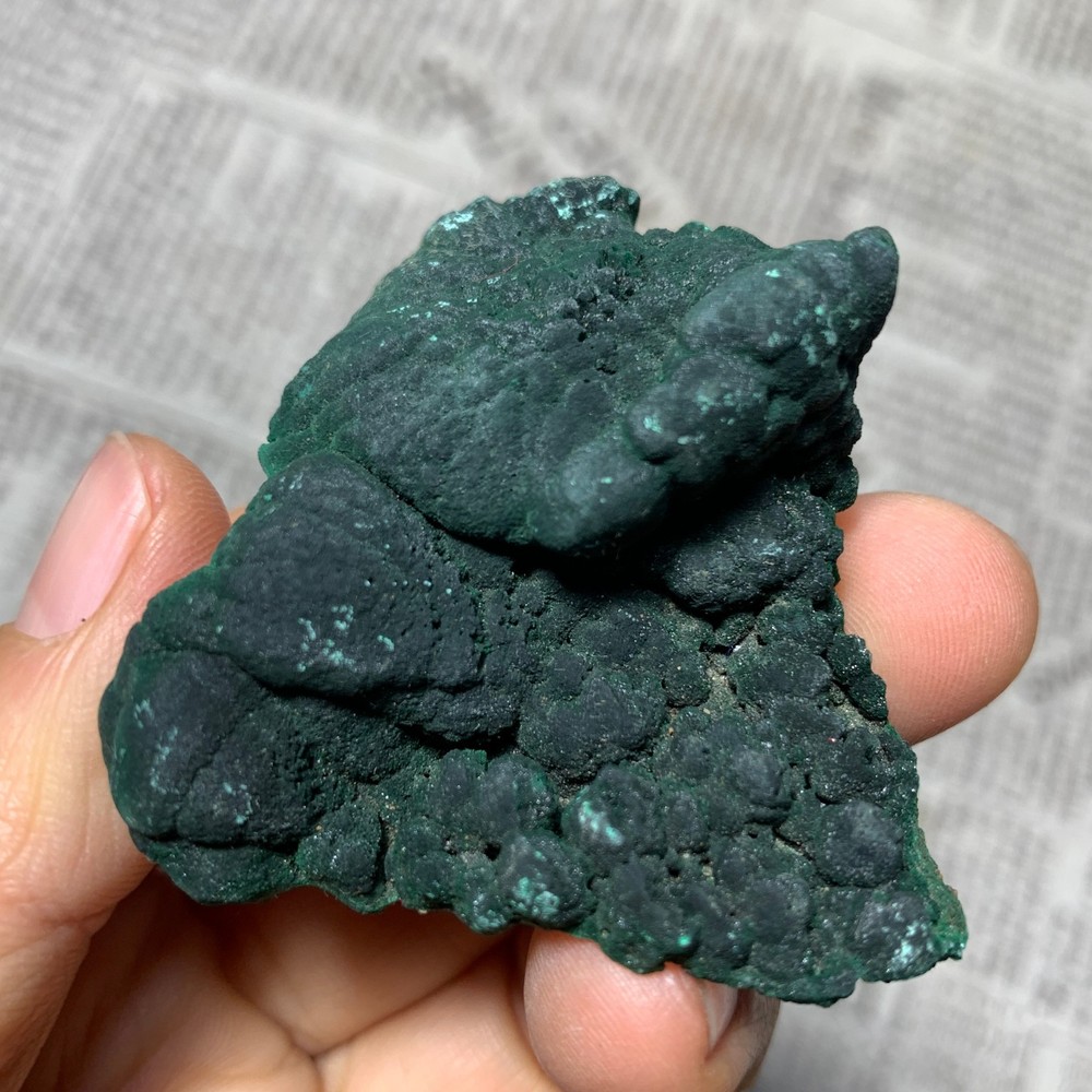 61g   Natural malachite velvet quartz crystal luster mineral specimen