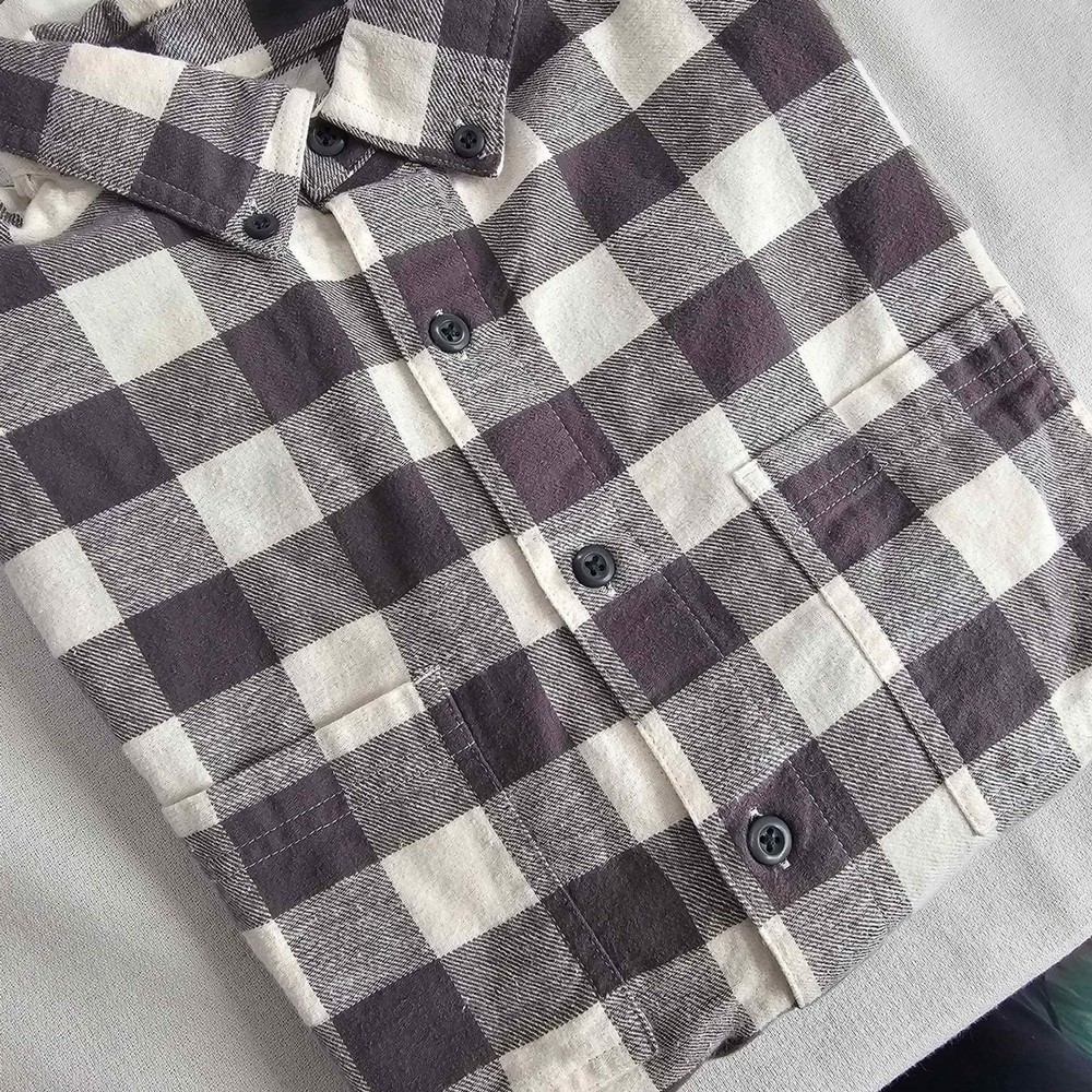New True Craft Long  Sleeved Shirt.  Size Small    Color - Gray and Beige