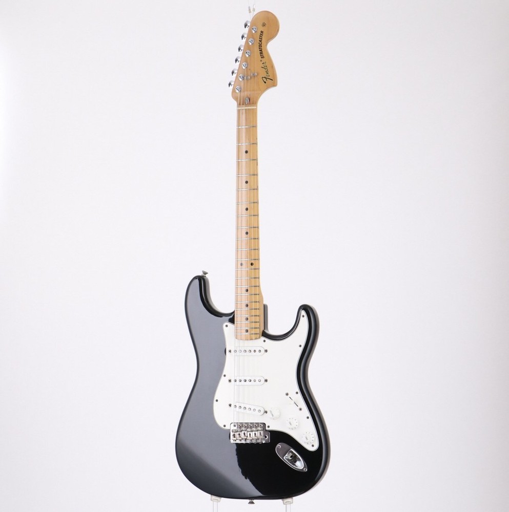 Fender Classic Series 70s Stratocaster Maple Fretboard Black  4.30kg 2007