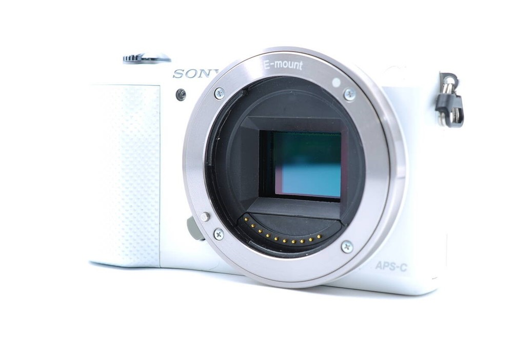 SONY α5000 ILCE-5000 Body Only Shutter Count 7923 Boxed AC100V