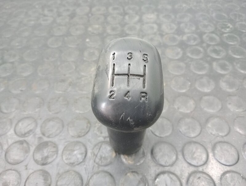 gear lever knob Nissan Atleon 120 2000 98624