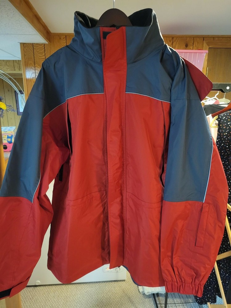 Vintage Marlboro Windproof Rain Jacket with Detachable Hood for Men in XXLarge Size