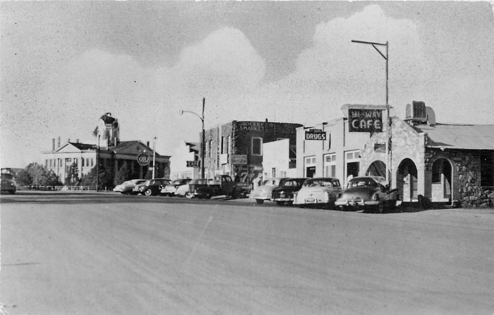 1950s Fort Davis Texas Street Scene autos Postcard 25-6378