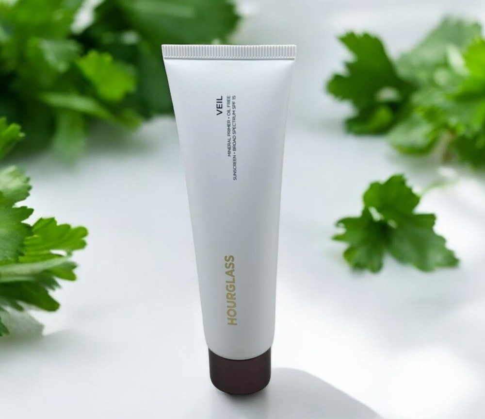 Large Veil Mineral Primer - All Day Oil-Free Makeup Primer with SPF 15 NOS-image